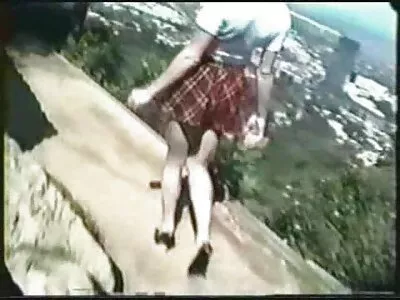 एक बिंबो तिच्या योनी मध्ये चोखले आहे