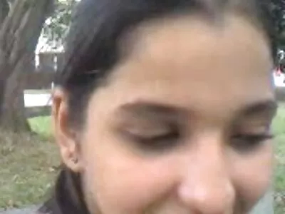 एक वेश्या चांगली जॅकिंग करत आहे