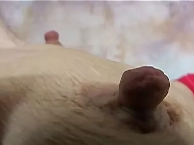सुंदर गोरा मैत्रीण एक गरम blowjob आणि चेहर्याचा cumshot करा, आनंद घ्या