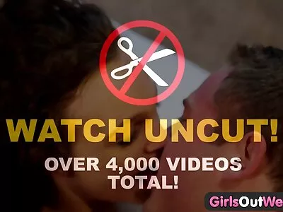गुबगुबीत बेब लपलेले कॅम सेक्स
